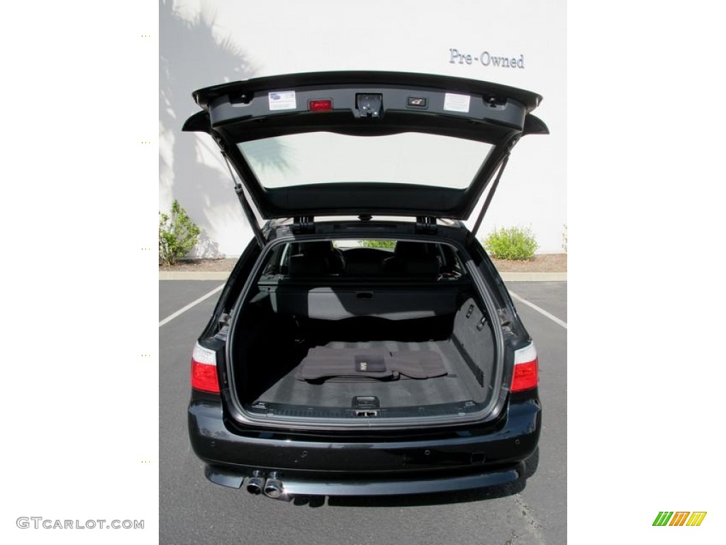 2009 BMW 5 Series 535xi Sports Wagon Trunk Photo #63068746