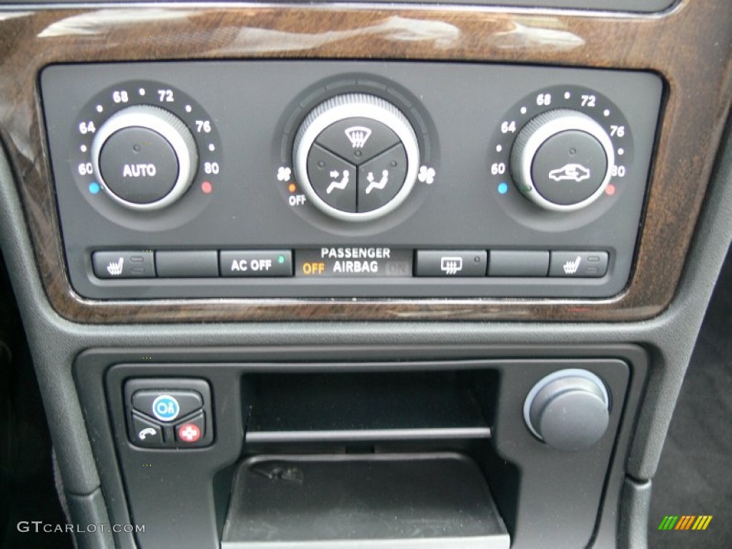 2009 Saab 9-5 2.3T Sedan Controls Photo #63069347