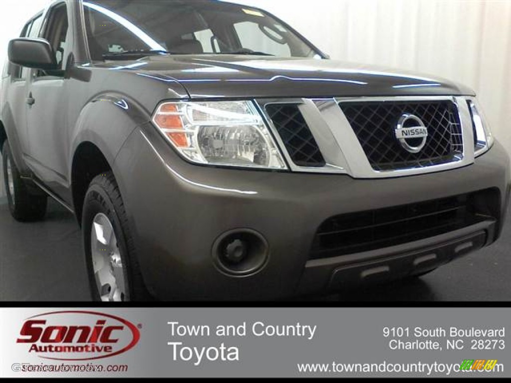 Storm Gray Nissan Pathfinder