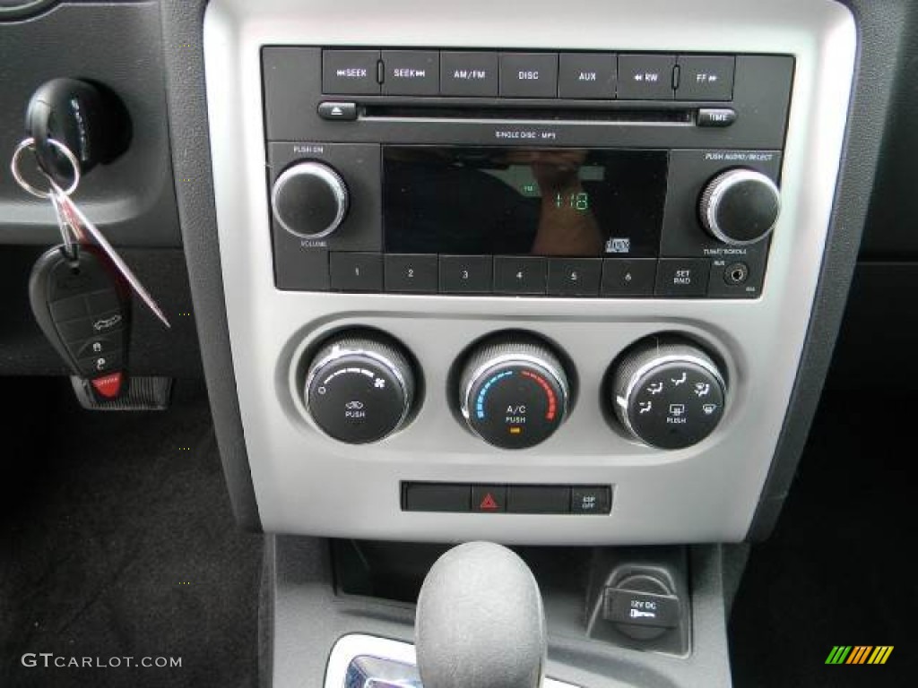 2010 Dodge Challenger SE Audio System Photos