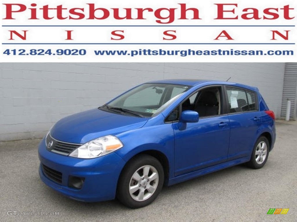 2009 Versa 1.8 SL Hatchback - Blue Metallic / Charcoal photo #1