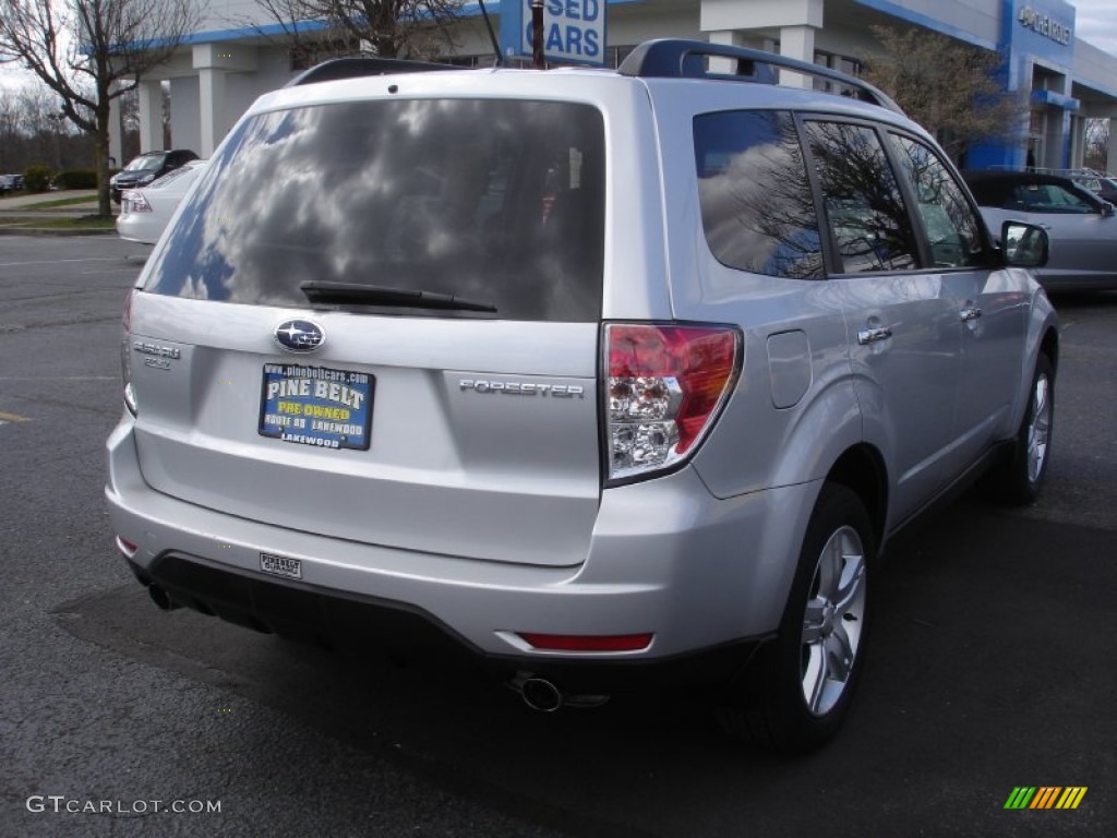 2009 Forester 2.5 X Limited - Spark Silver Metallic / Black photo #4