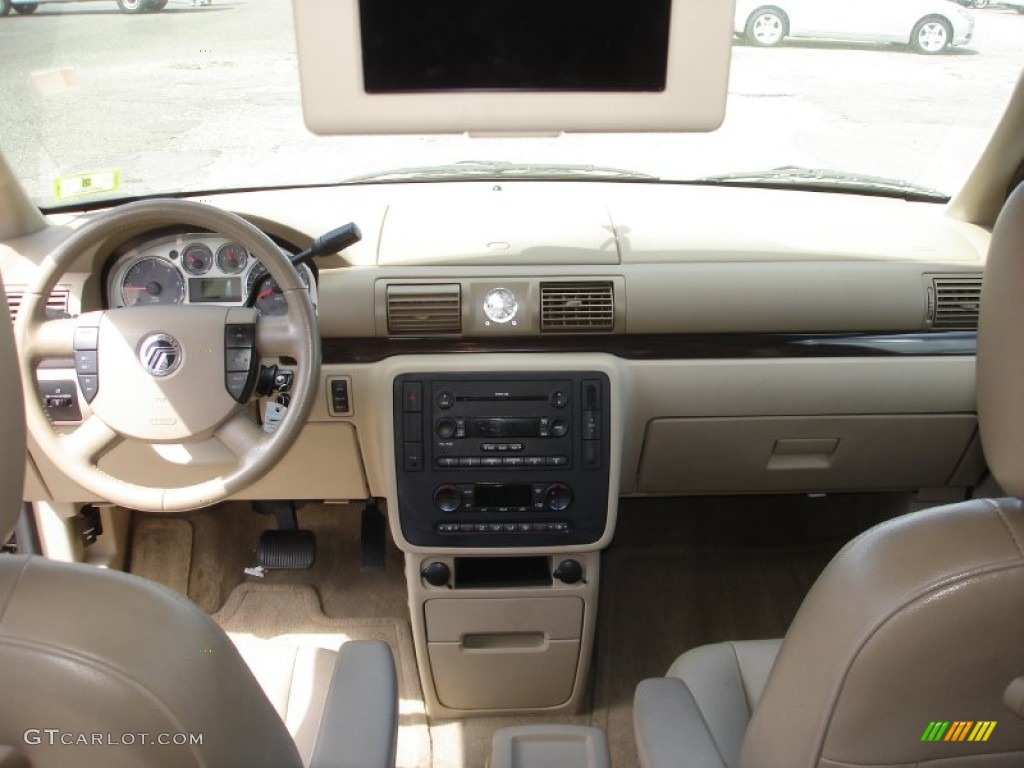2004 Monterey Premier - Arizona Beige Metallic / Pebble photo #12