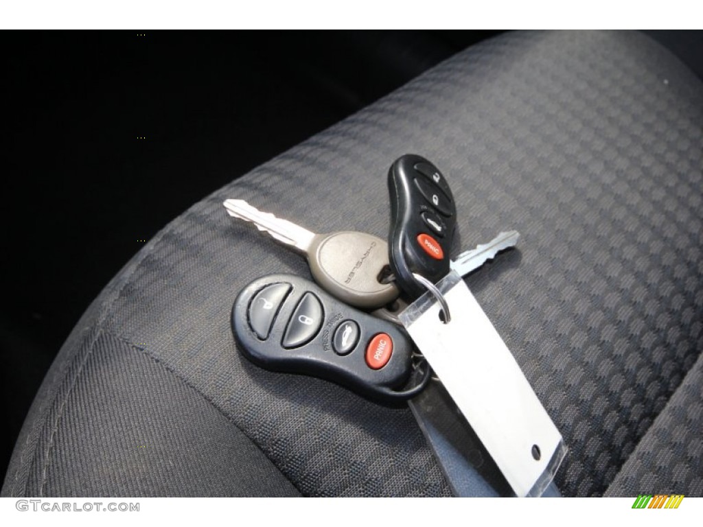 2005 Chrysler PT Cruiser Convertible Keys Photo #63077681