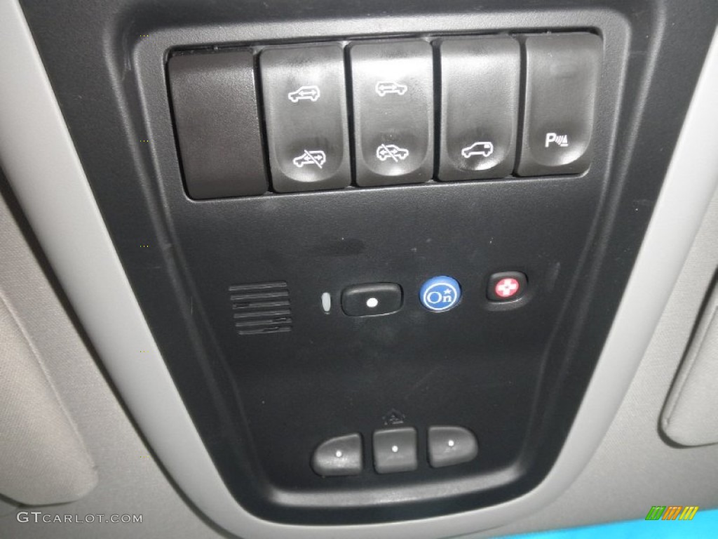 2005 Chevrolet Uplander LT AWD Controls Photo #63079871
