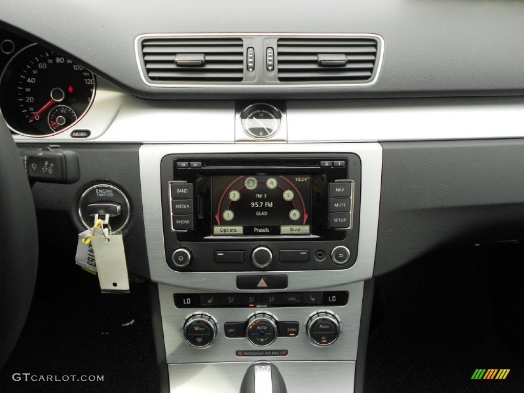2013 Volkswagen CC Sport Plus Controls Photo #63081605