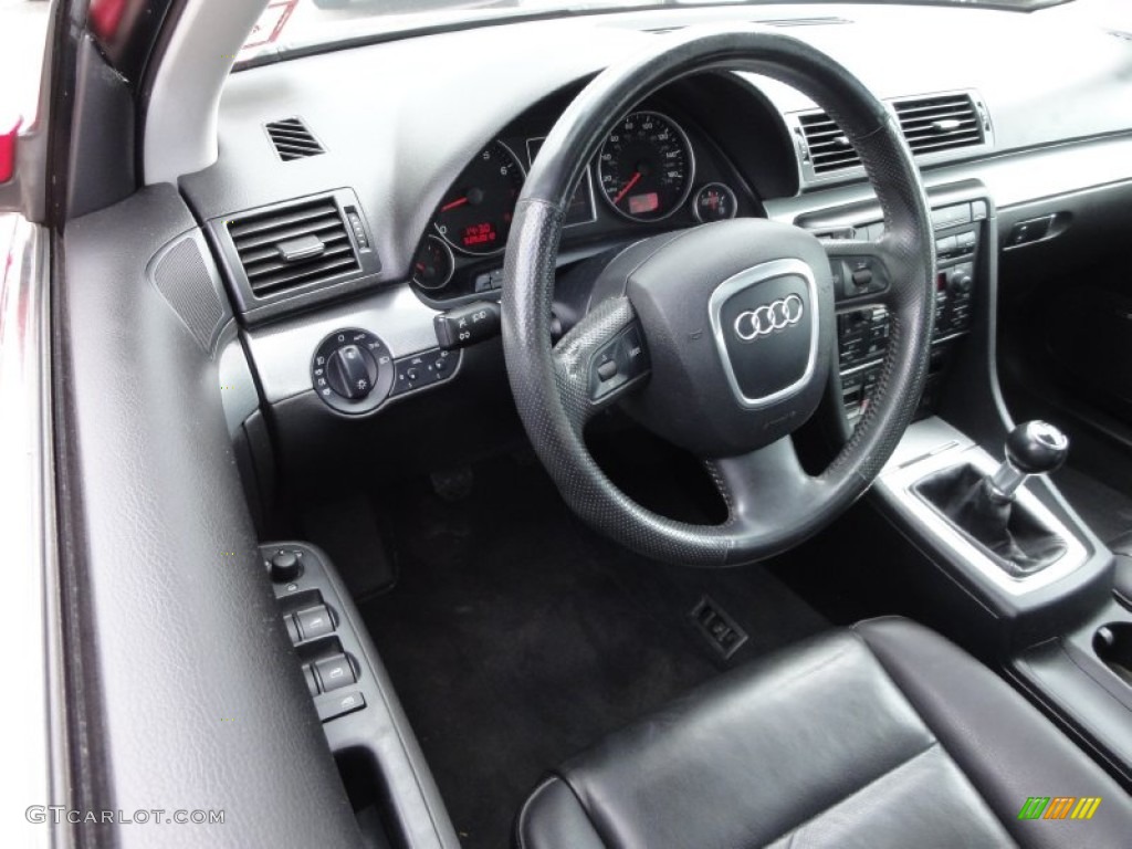2005 Audi A4 2.0T quattro Sedan Steering Wheel Photos