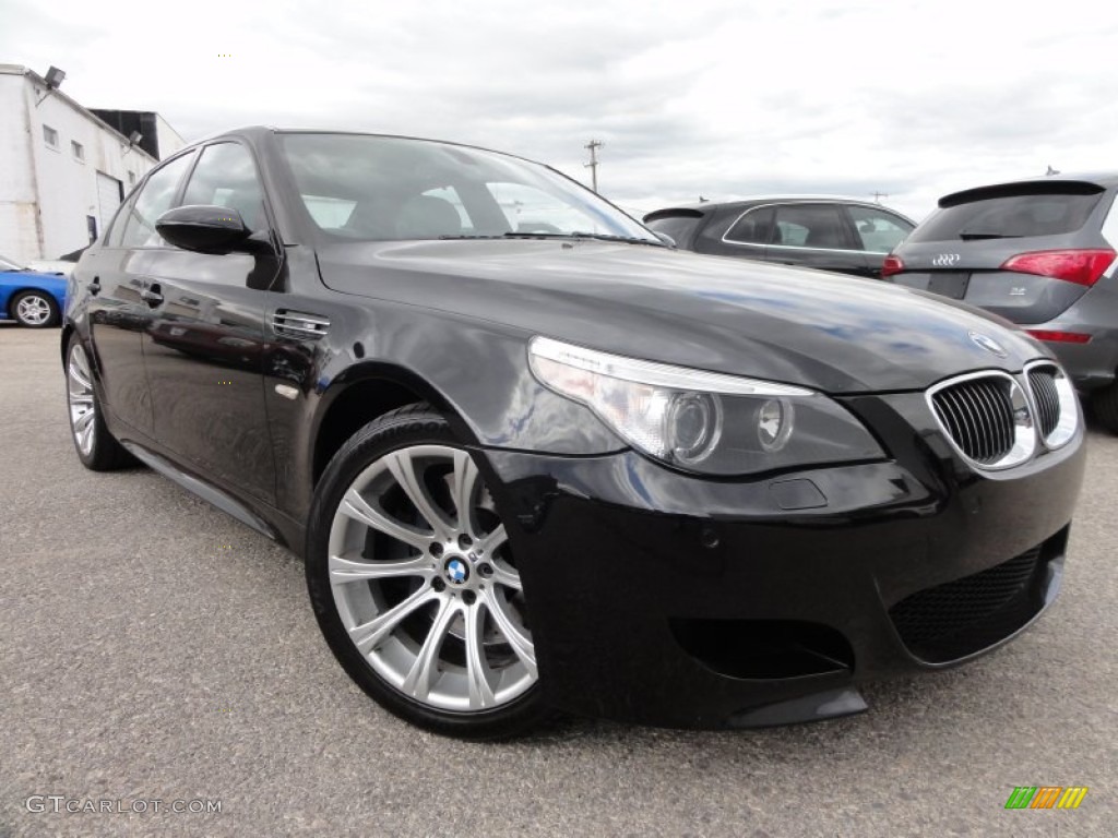 Black Sapphire Metallic BMW M5