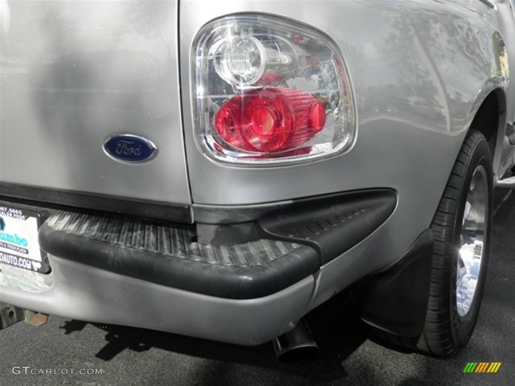 2003 F150 XLT SuperCab - Silver Metallic / Medium Graphite Grey photo #10