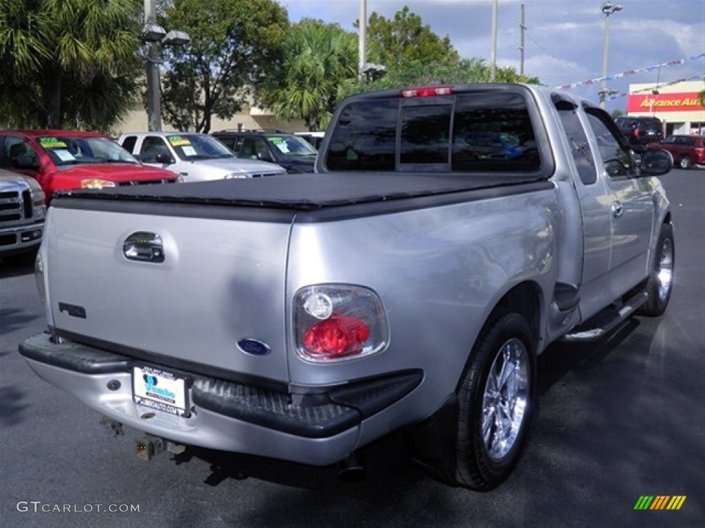2003 F150 XLT SuperCab - Silver Metallic / Medium Graphite Grey photo #11