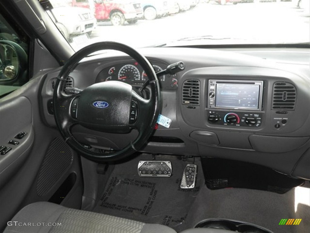 2003 F150 XLT SuperCab - Silver Metallic / Medium Graphite Grey photo #26