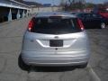 2005 CD Silver Metallic Ford Focus ZX5 SES Hatchback  photo #17