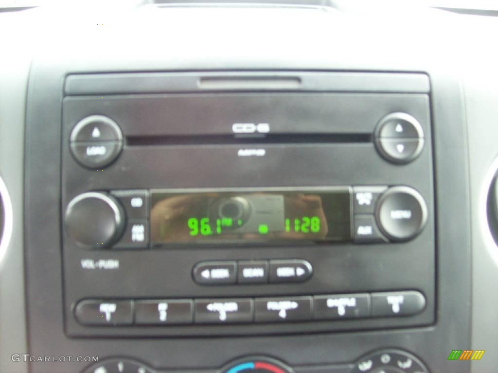 2006 F150 XLT SuperCab 4x4 - Oxford White / Medium/Dark Flint photo #23