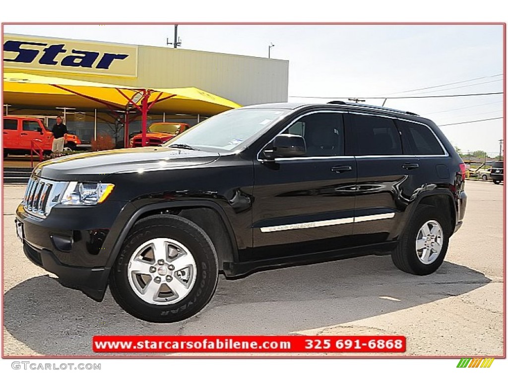 2011 Grand Cherokee Laredo - Brilliant Black Crystal Pearl / Dark Graystone/Medium Graystone photo #1
