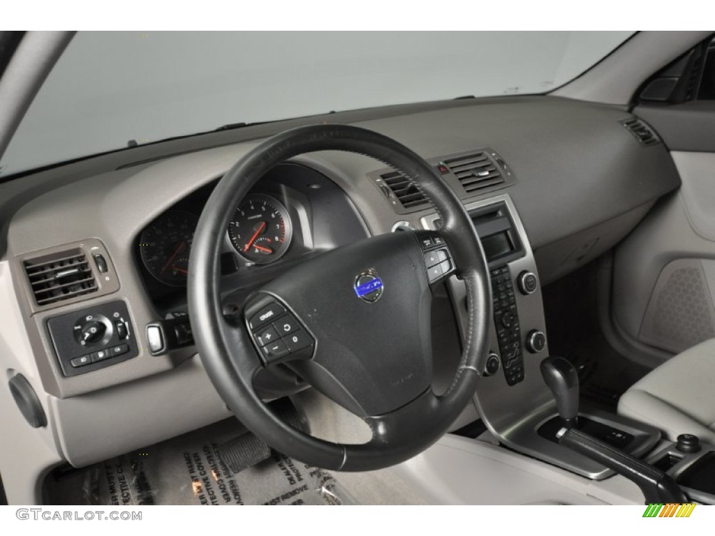 2009 S40 2.4i - Black / Quartz photo #11