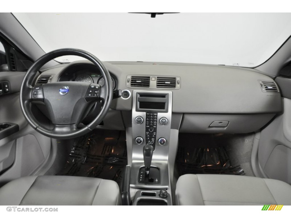 2009 S40 2.4i - Black / Quartz photo #28