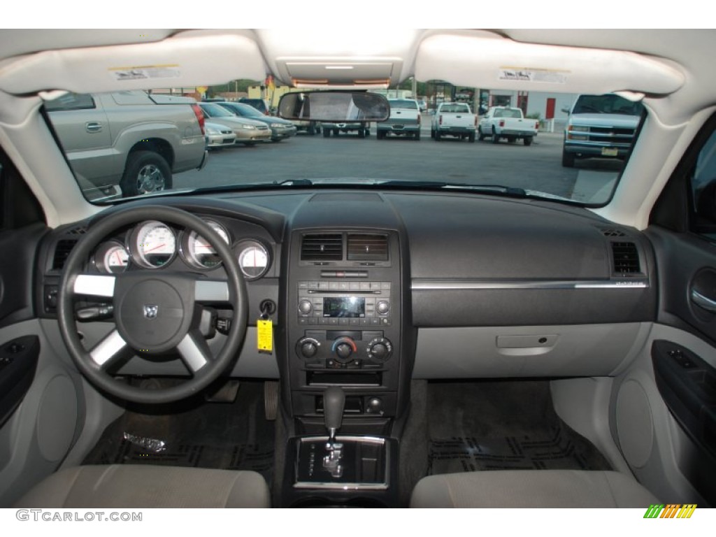 2008 Charger SE - Cool Vanilla Clear Coat / Dark/Light Slate Gray photo #6