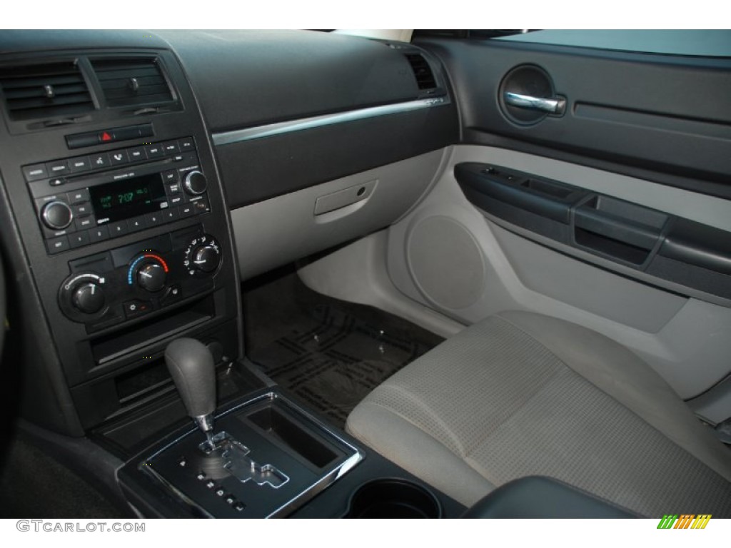 2008 Charger SE - Cool Vanilla Clear Coat / Dark/Light Slate Gray photo #18