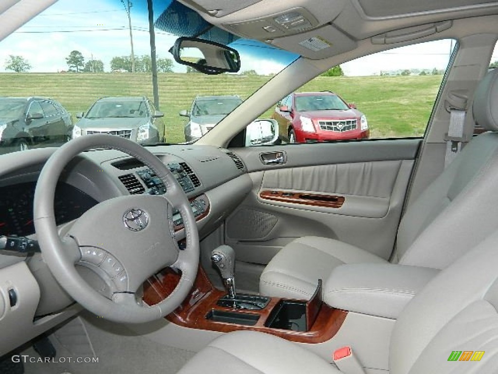 2005 Camry XLE V6 - Super White / Gray photo #12