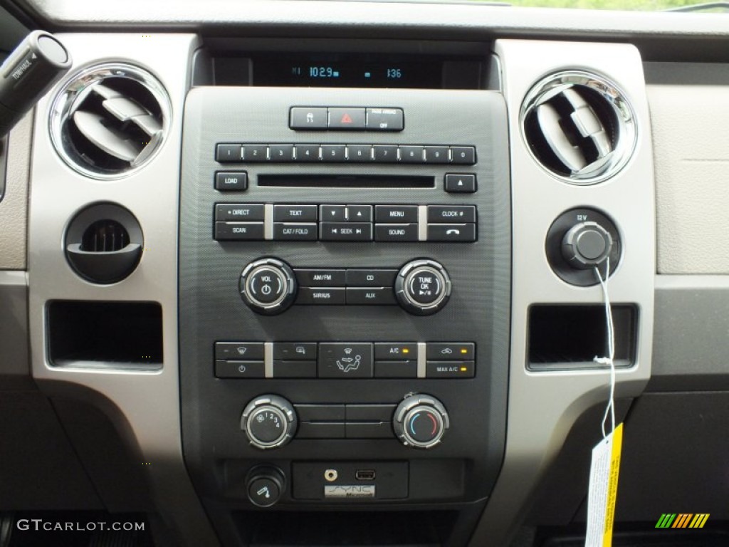 2010 F150 XLT SuperCrew - Blue Flame Metallic / Medium Stone photo #38