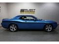 B5 Blue Pearlcoat - Challenger SRT8 Photo No. 4