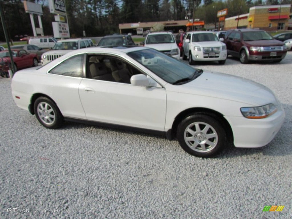 2002 Accord SE Coupe - Taffeta White / Ivory photo #2