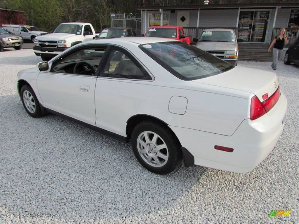 2002 Accord SE Coupe - Taffeta White / Ivory photo #8