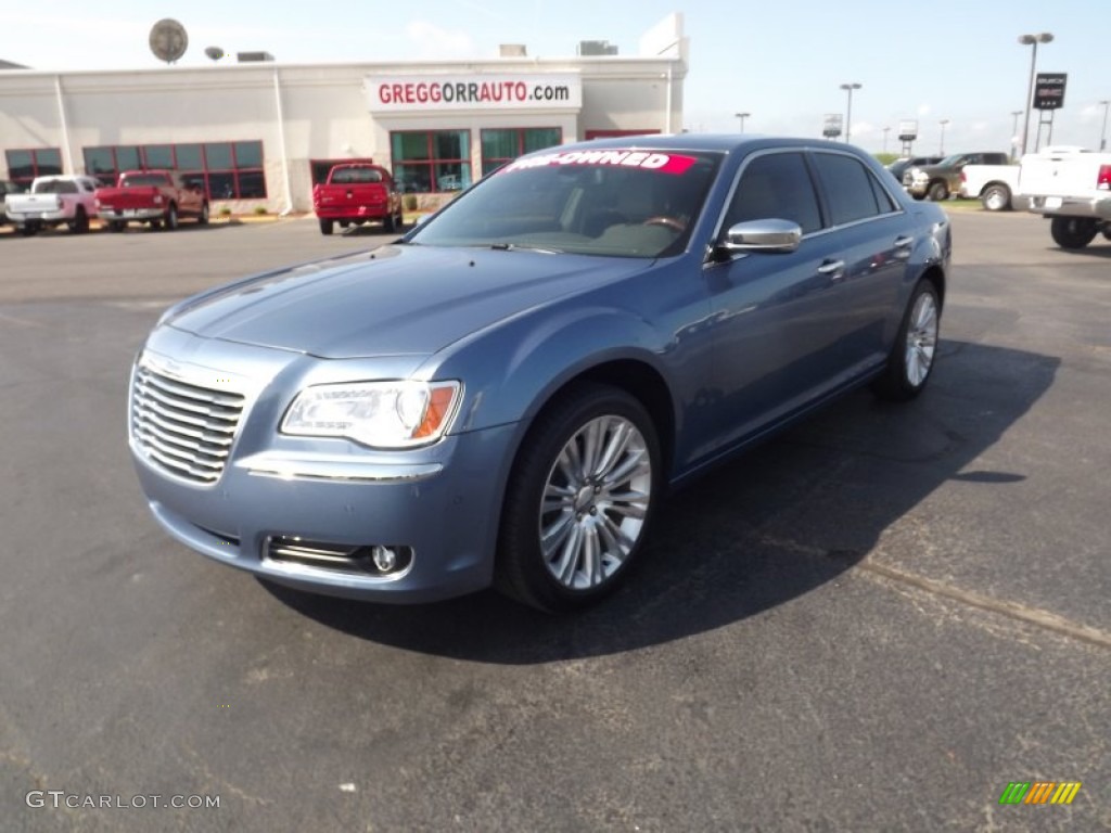 Sapphire Crystal Metallic Chrysler 300