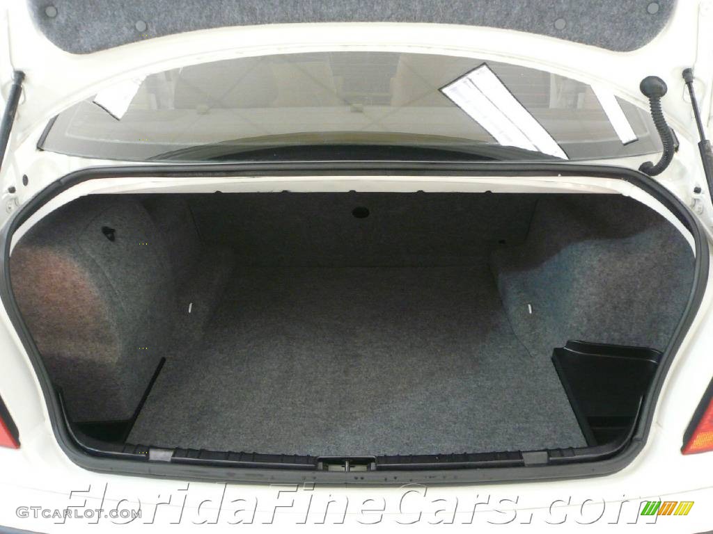 2003 3 Series 325i Sedan - Alpine White / Sand photo #10