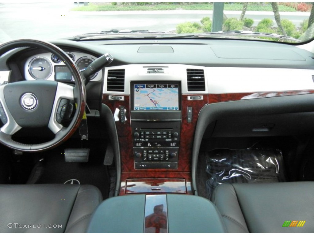 2011 Cadillac Escalade Premium Ebony/Ebony Dashboard Photo #63121478
