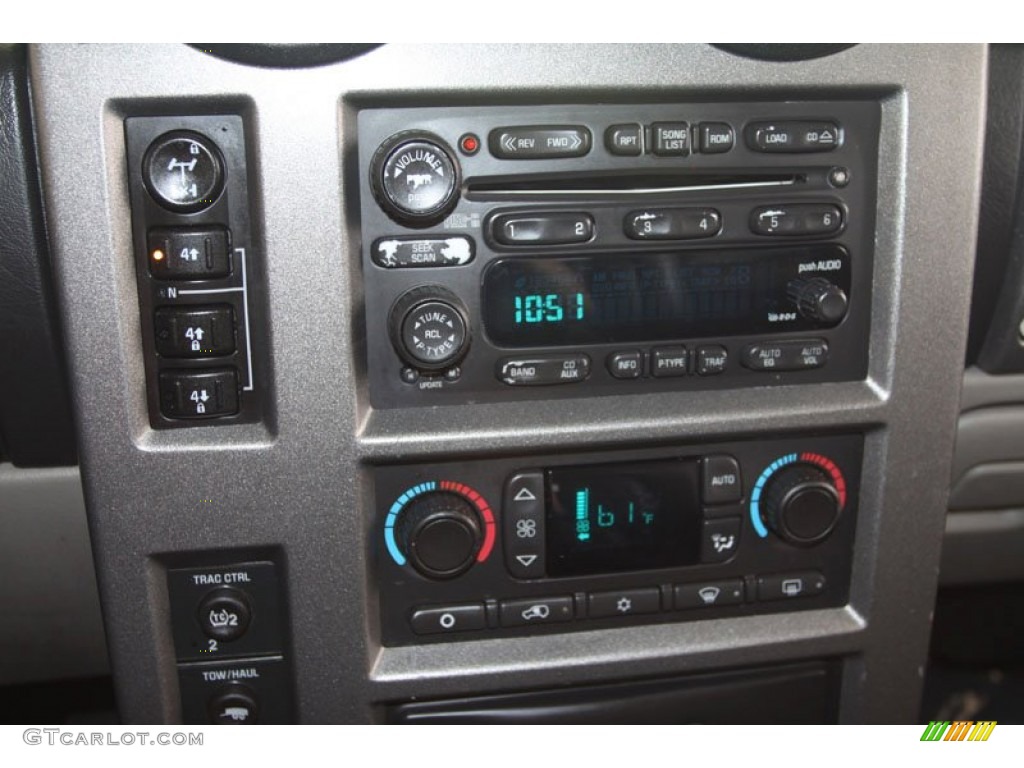 2003 Hummer H2 SUV Controls Photo #63135148