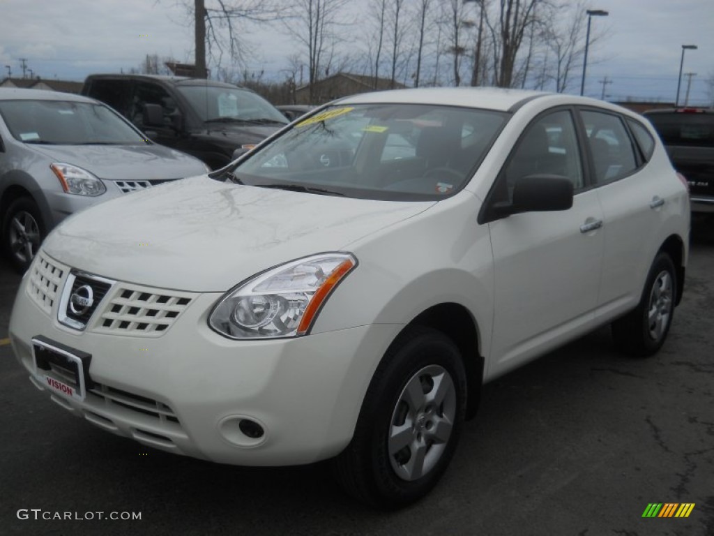 Phantom White Nissan Rogue