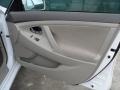 Super White - Camry LE Photo No. 19