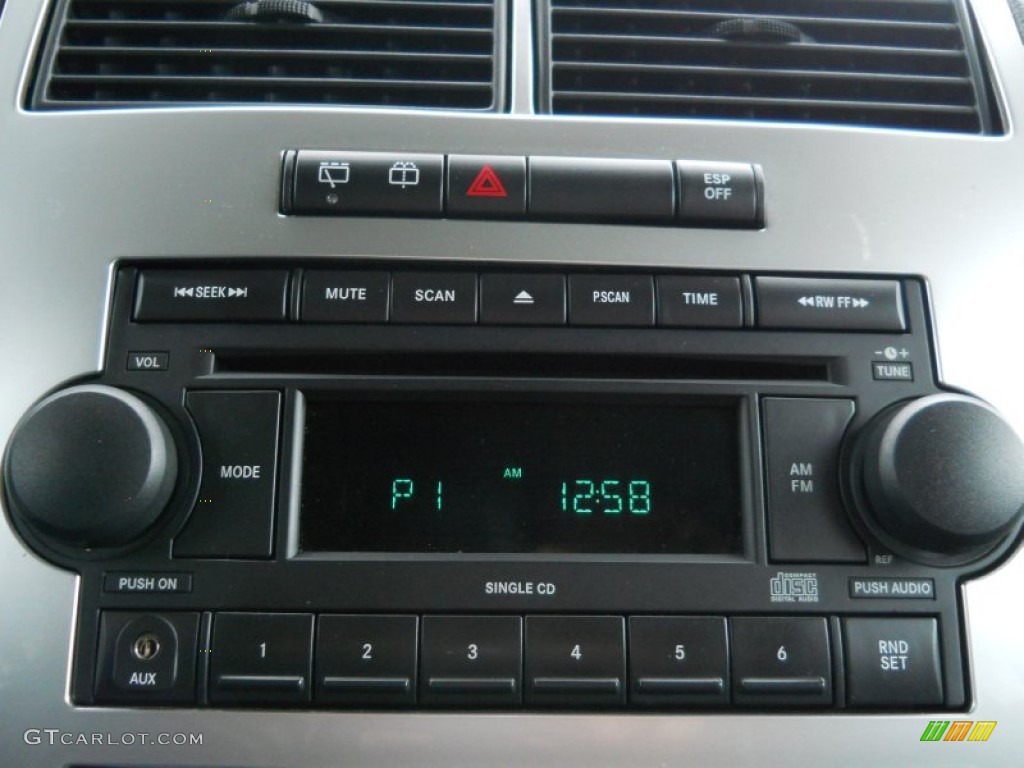 2006 Dodge Magnum SXT Audio System Photo #63142249