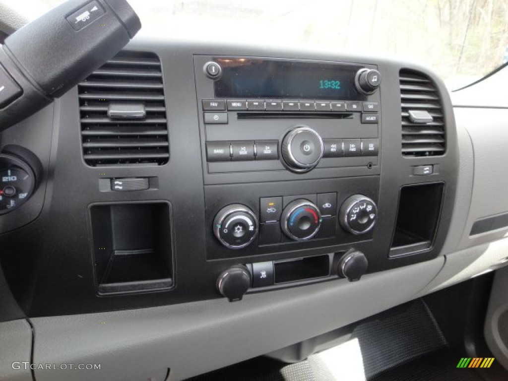 2010 Chevrolet Silverado 1500 Regular Cab 4x4 Controls Photo #63149500