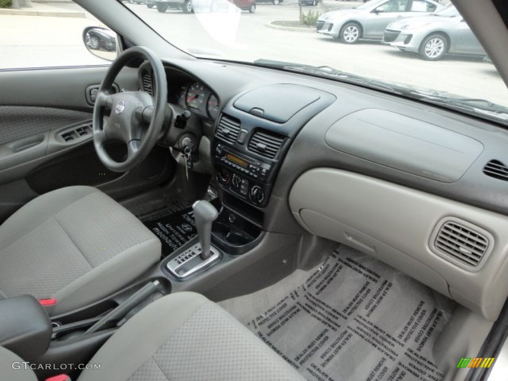 Taupe Interior 2004 Nissan Sentra 1.8 S Photo #63151537