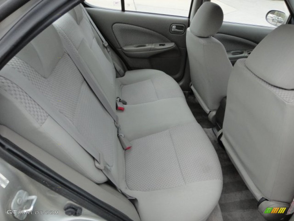 Taupe Interior 2004 Nissan Sentra 1.8 S Photo #63151558