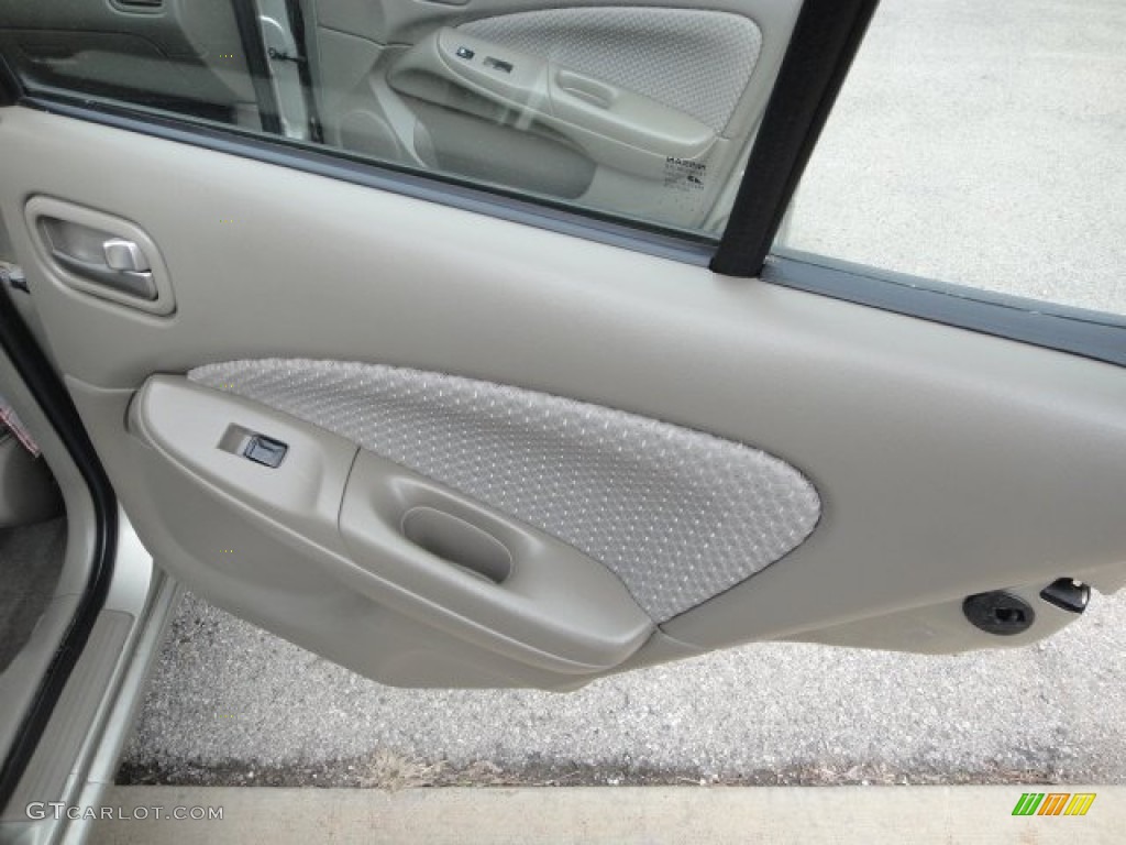 2004 Nissan Sentra 1.8 S Taupe Door Panel Photo #63151568
