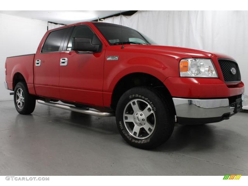 2005 F150 XLT SuperCrew 4x4 - Bright Red / Medium Flint/Dark Flint Grey photo #3