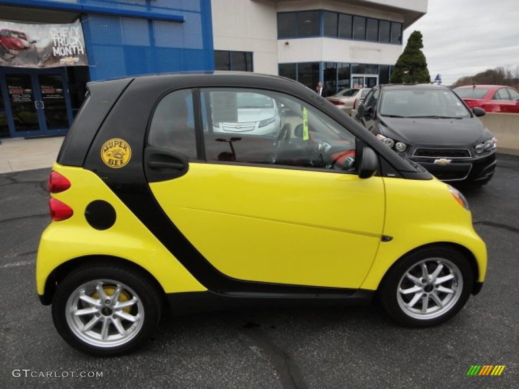 Light Yellow 2008 Smart fortwo passion coupe Exterior Photo #63155153