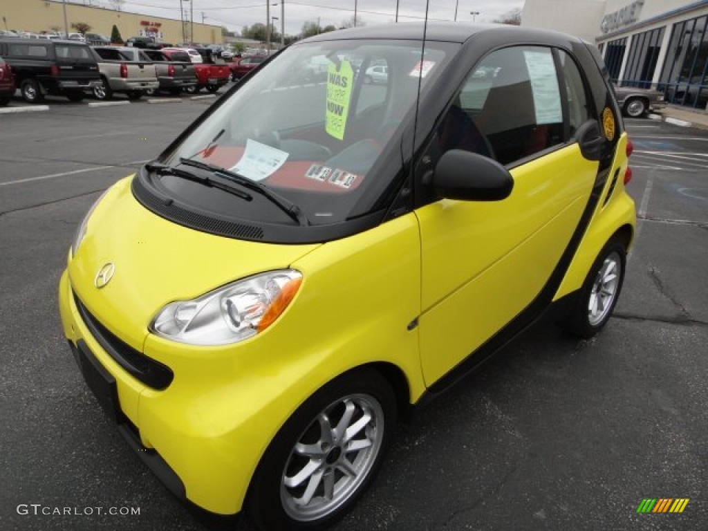 Light Yellow 2008 Smart fortwo passion coupe Exterior Photo #63155180