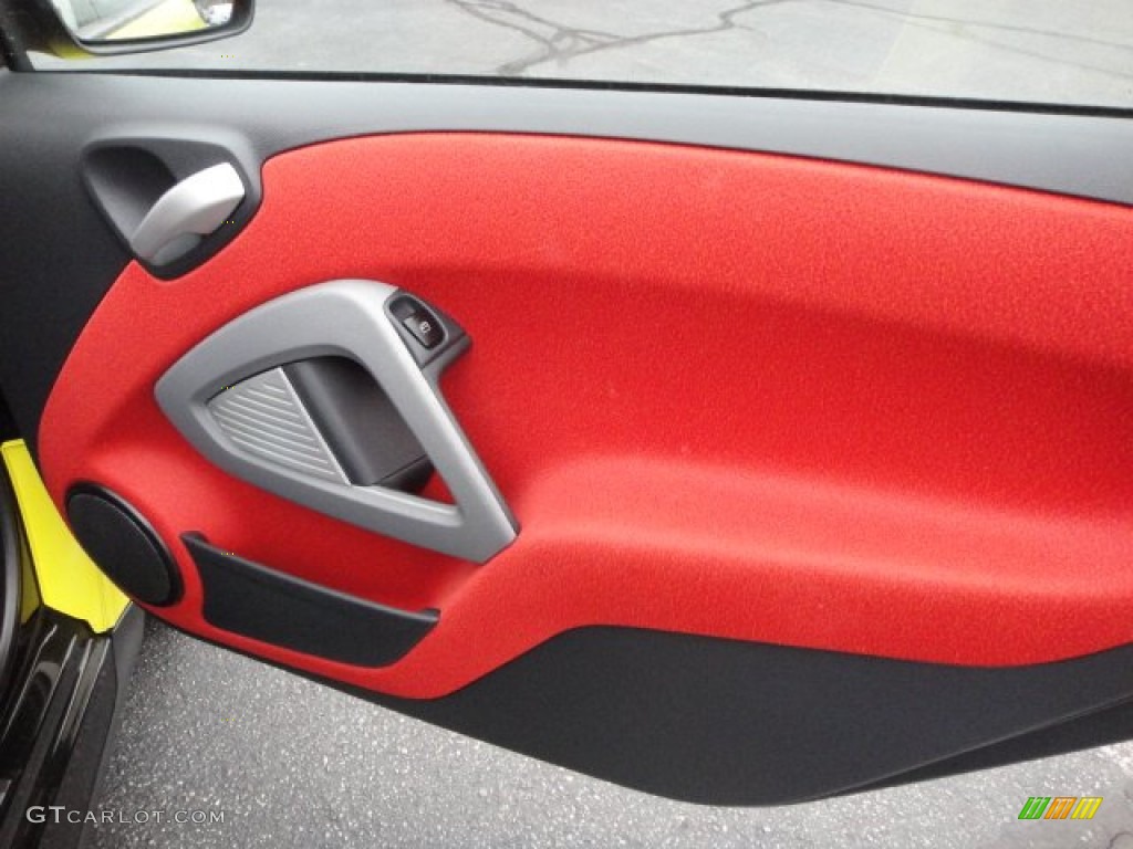 2008 Smart fortwo passion coupe Design Red Door Panel Photo #63155210