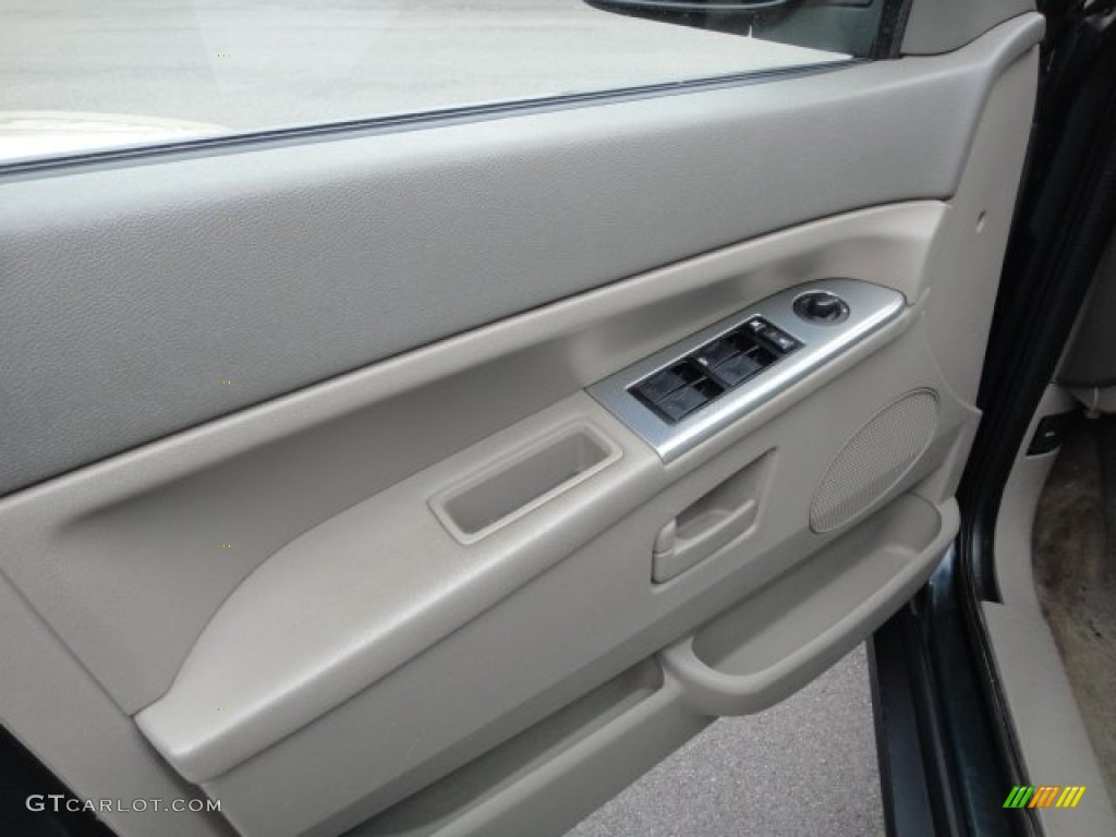 2005 Grand Cherokee Laredo 4x4 - Deep Beryl Green Pearl / Khaki photo #11