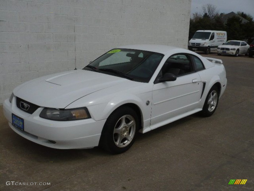 2004 Mustang V6 Coupe - Oxford White / Medium Graphite photo #1