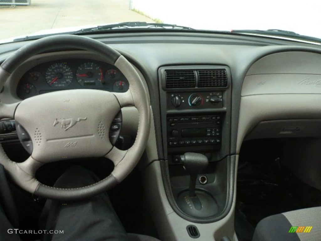 2004 Ford Mustang V6 Coupe Medium Graphite Dashboard Photo #63160989
