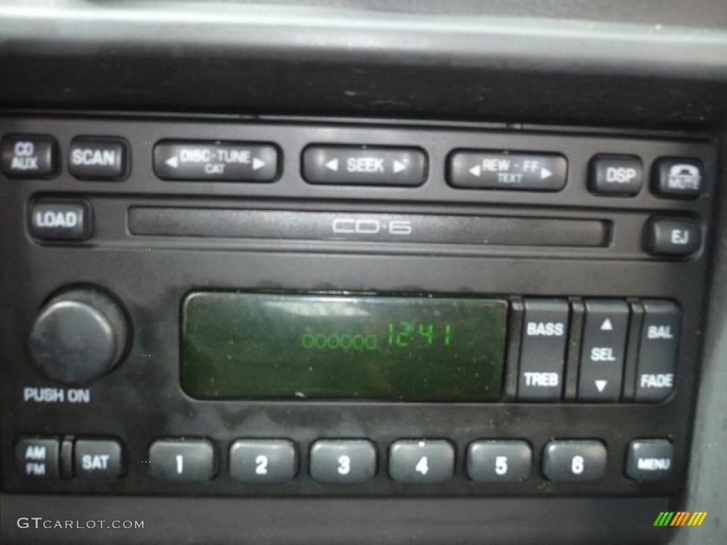 2004 Ford Mustang V6 Coupe Audio System Photo #63161001