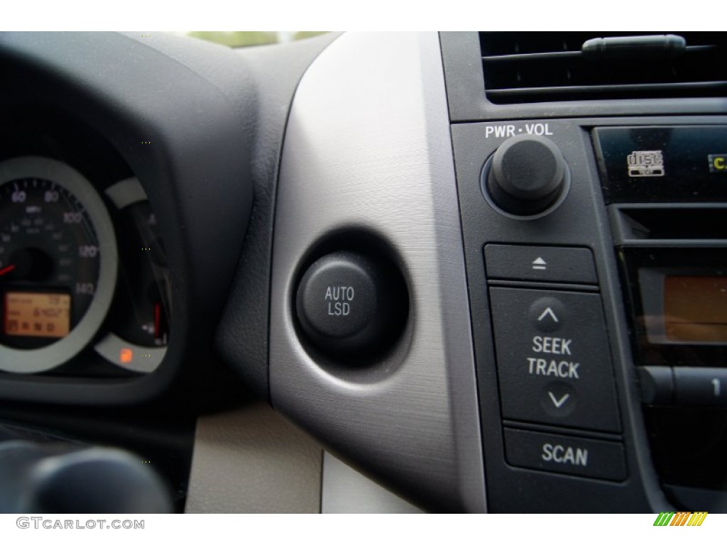 2007 Toyota RAV4 I4 Controls Photo #63161463