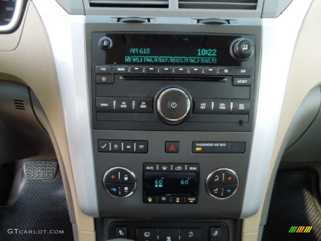 2009 Chevrolet Traverse LT Controls Photo #63162751