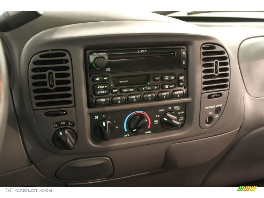 2003 Ford F150 XLT Regular Cab 4x4 Controls Photo #63164089