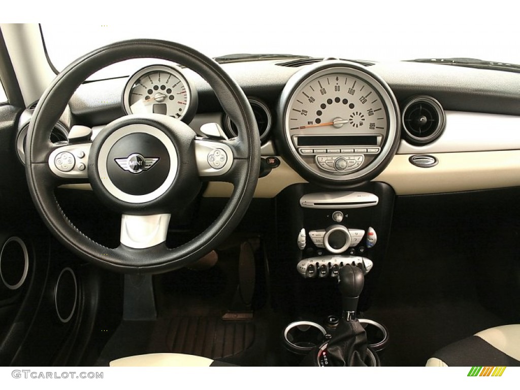 2009 Mini Cooper Clubman Dashboard Photos